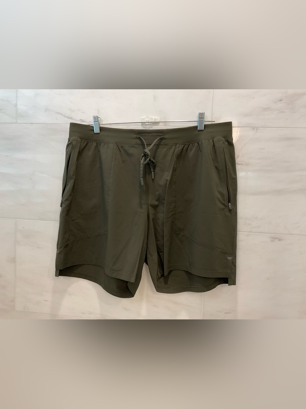 Lululemon License To Train Shorts - 7” - Linerless DARK OLIVE GREEN size XXL T46